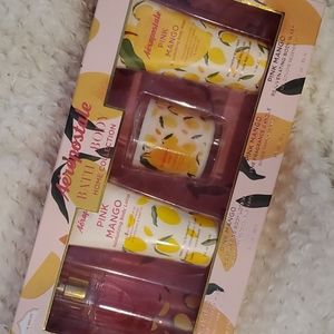 Aeropostale Bath & Body Set